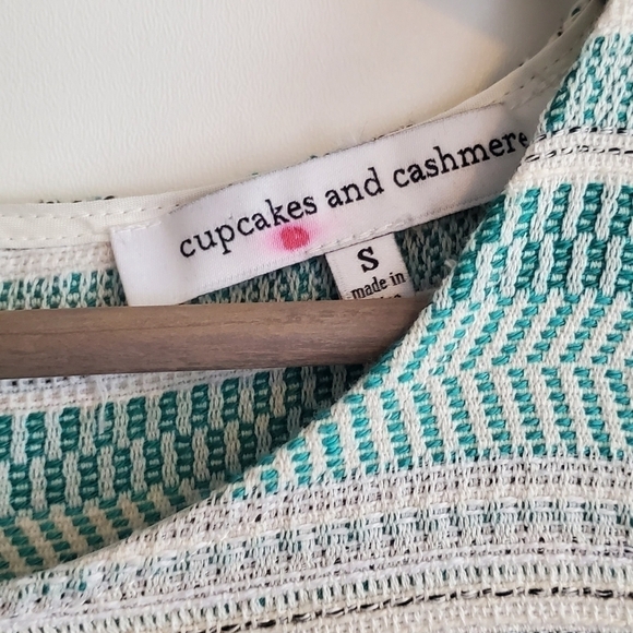 Cupcakes and Cashmere dress - Picture 4 of 4